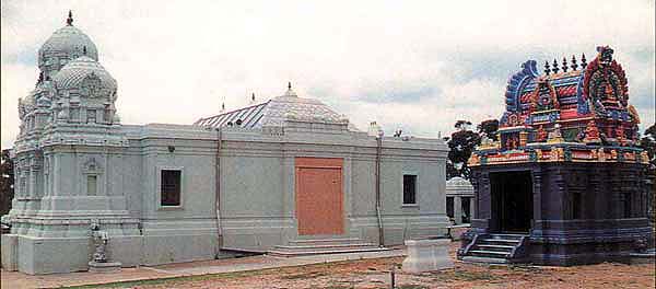 Śrī Subramania Swami Temple with Śrī Venkateswara Temple
and mandapam in the background 