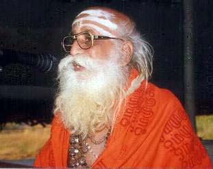 Shankarananda Swami addressing First International Conference on Skanda-Murukan, 1998